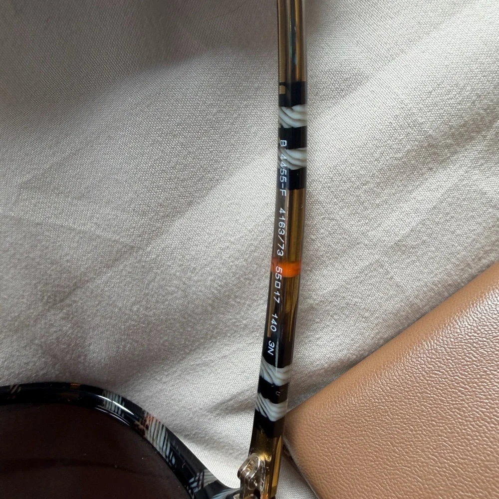 Burberry 55mm Phantos Sunglasses - Picture 9 of 10